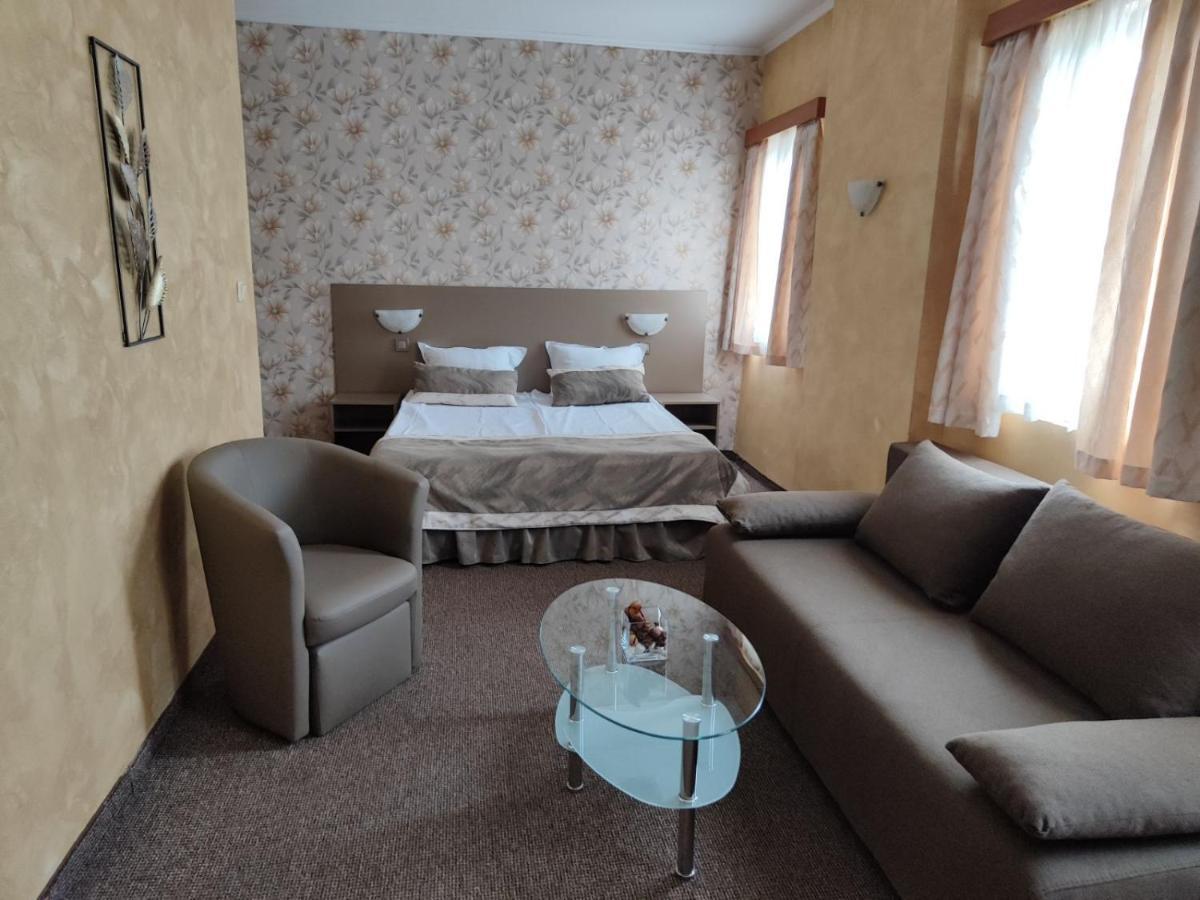 Hotel Bulair Burgas Bagian luar foto
